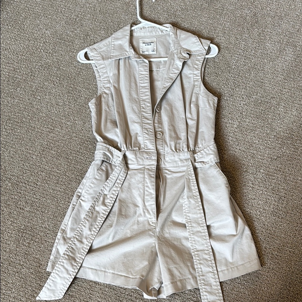 Abercrombie & Fitch Beige Sleeveless Romper